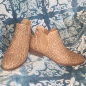 ROXY leopard print booties size10